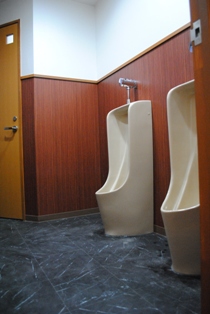 ２階男子トイレ